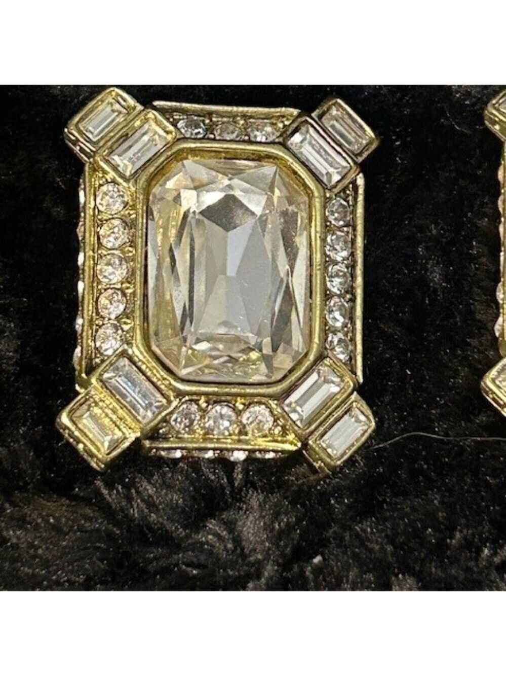 Heidi Daus Clip Earrings Estate Splendor Clear Crystal Rectangular Gold Tone OS - Picture 3 of 12